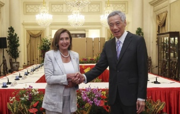 Di spekulasi berkunjung ke Taiwan, Pelosi mulai tur Asia