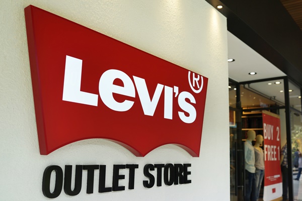 Raksasa jeans Levi Strauss rebut kembali keperkasaannya 