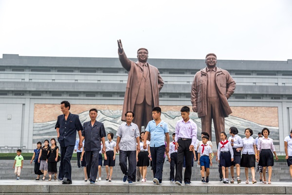 Kim Jong-un blusukan ke pabrik kosmetik 