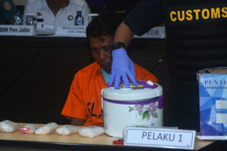Aparat tangkap kapal berbendera Singapura pembawa narkotika