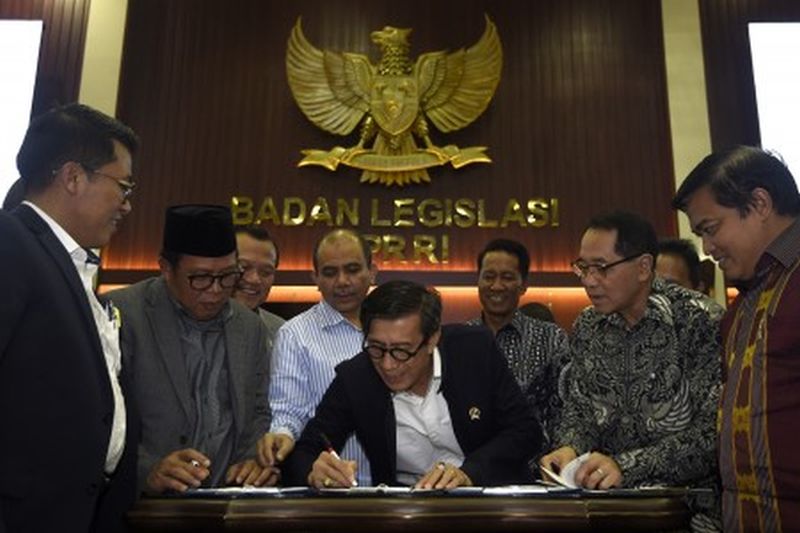 Konsekuensi politik dari keengganan Jokowi teken UU MD3