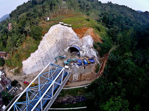 PTPP kaji ulang pelaksanaan proyek Terowongan Notog