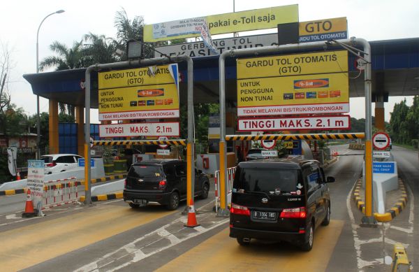 Berikut kebijakan atasi macet di tol Jakarta - Cikampek