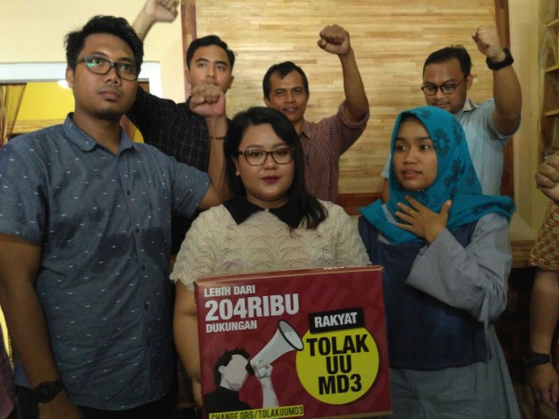 UU MD3: Kritik publik dan akrobat politik Jokowi