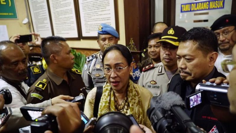 Polemik puisi 'Ibu Indonesia' Sukmawati
