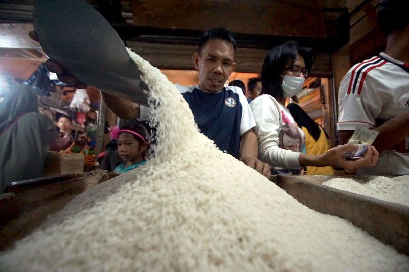 Pemerintah upayakan menurunkan harga beras medium