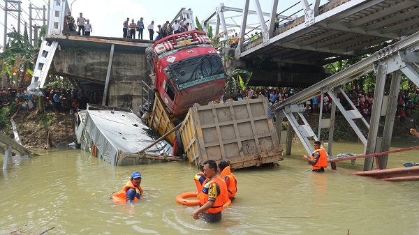 Pemerintah evaluasi penyebab jembatan Widang Tuban ambruk