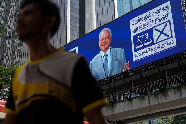  Pemilu Malaysia GE14: Najib ditinggal pendukung