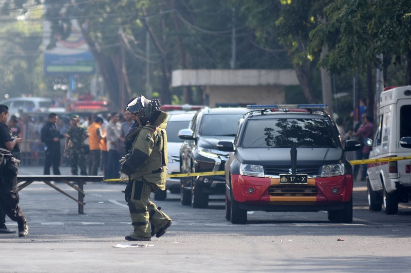 Rekaman CCTV kronologi bom meledak di Surabaya
