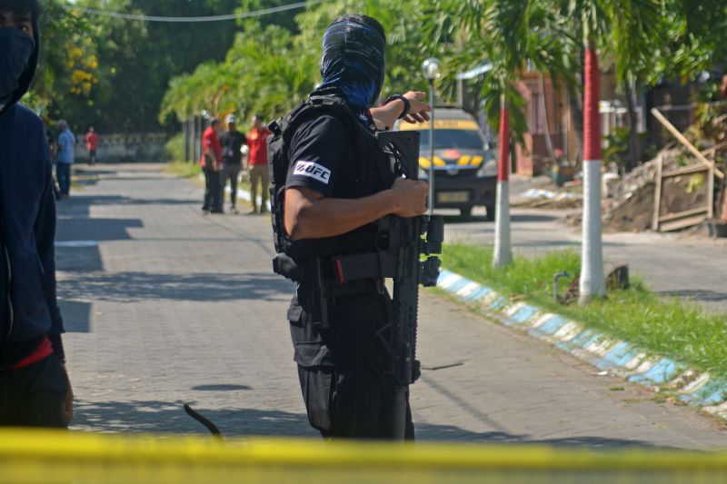 Densus 88 tangkap 17 terduga teroris di Sumsel dan Jatim