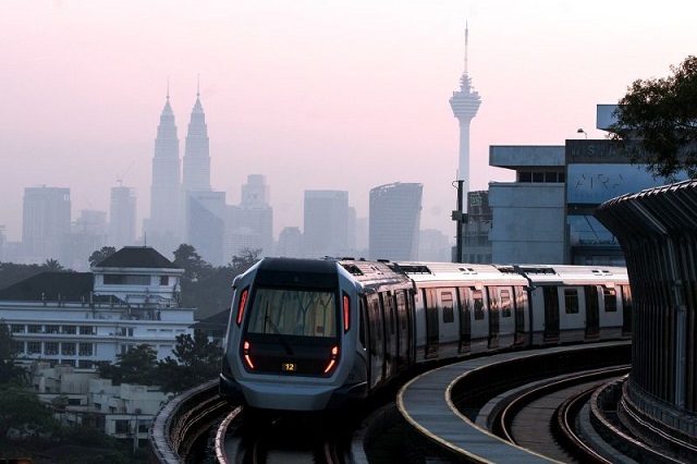 Mahathir batalkan proyek MRT Malaysia