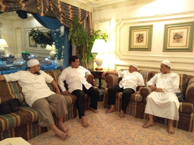 Prabowo-Amien Rais-Rizieq bertemu di Mekkah