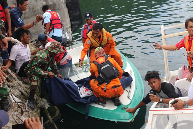 Panglima TNI dan Kapolri tiba di Danau Toba 