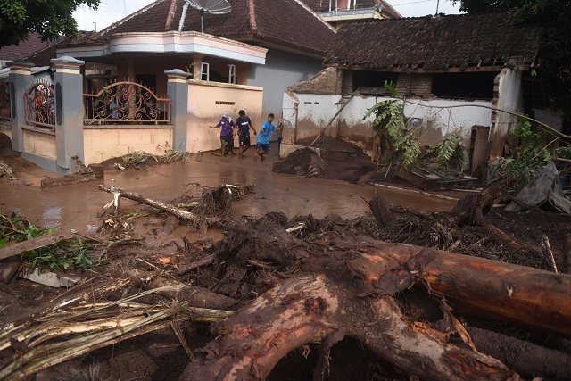 Banjir bandang Banyuwangi merusak 415 rumah warga