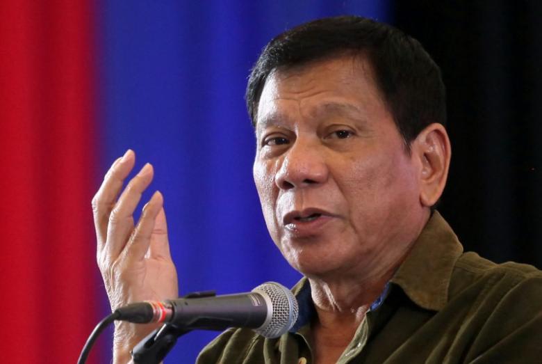 Sebut Tuhan 'bodoh', Duterte dikecam