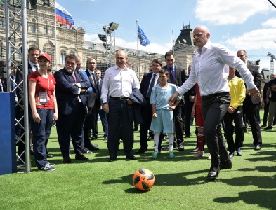 Lupakan sepakbola, Vladimir Putin jadi pemenang asli Piala Dunia