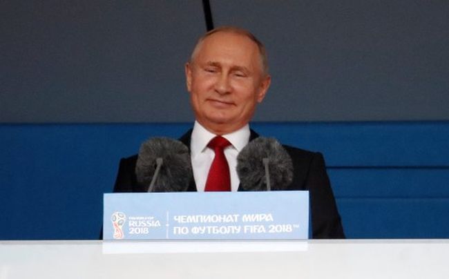 Langgam diplomasi Putin di atas 'rumput'