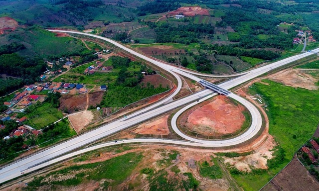 Pembangunan Tol Trans Sumatra ruas Pekanbaru-Padang dimulai