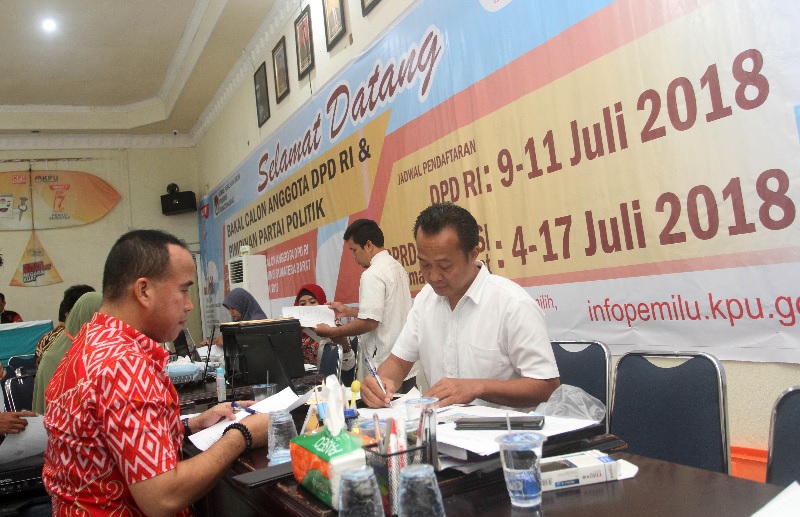 KPU akan tinjau ulang calon anggota DPD dari parpol