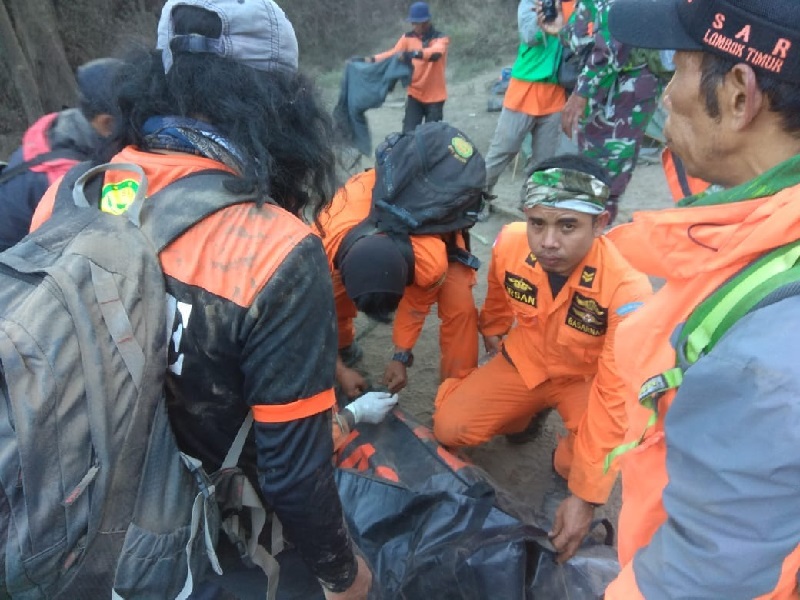 Pendaki Rinjani Berhasil Dievakuasi