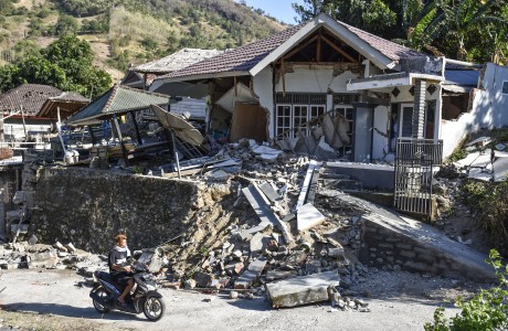Data korban gempa BNPB belum final