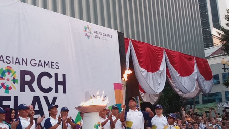 Obor Asian Games tiba di Balai Kota Jakarta 