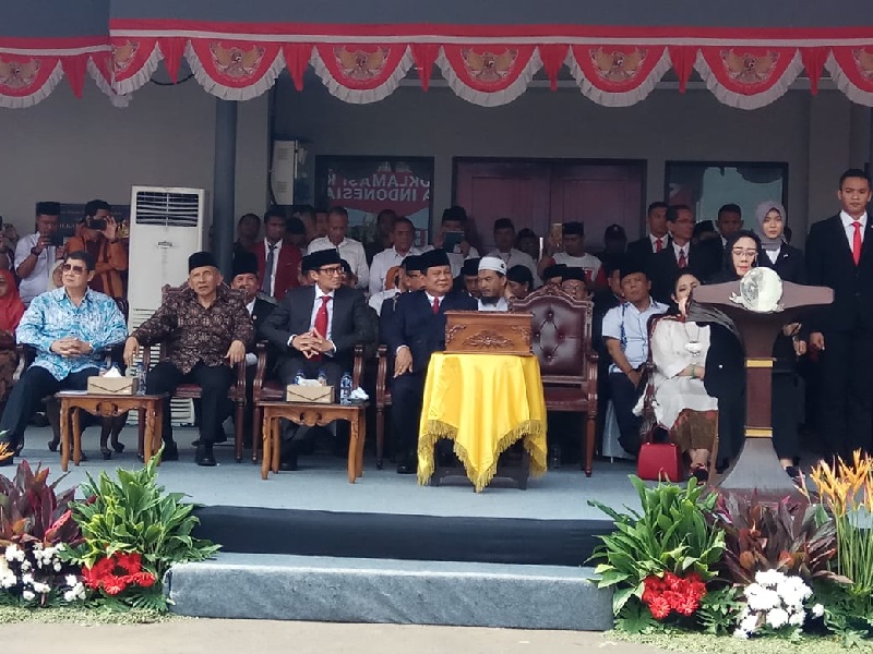 Prabowo-Sandi upacara HUT RI di UBK