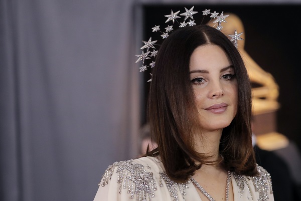 Penyanyi Lana Del Rey batal tampil di Israel