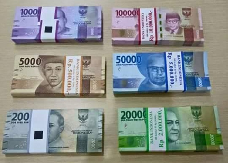 Terlemah dalam 20 tahun, Rupiah diramal tembus Rp15.000 per dollar AS