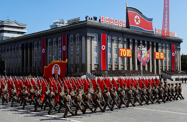 Gelar parade militer memperingati HUT ke-70, Korea Utara kirim pesan damai