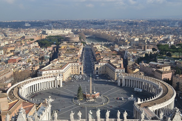 Bahas pelecehan seksual di gereja, Paus Fransiskus akan panggil sejumlah uskup