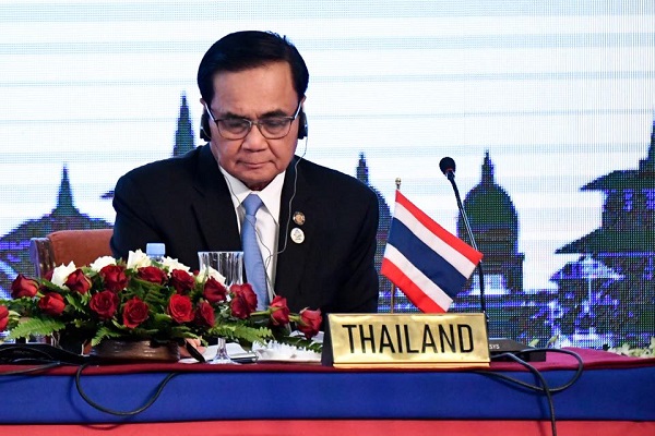 Mendadak ngefans AKB48, PM Prayut ingin menarik suara kaum muda Thailand?