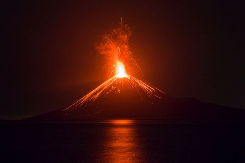 Gunung Anak Krakatau meletus 156 kali