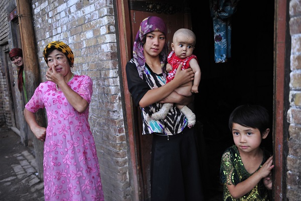 China legalkan kamp pendidikan ulang bagi muslim Uighur