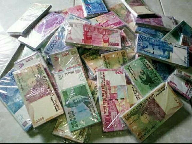 Uang mainan Rp1 miliar dijual Rp500 juta di Bekasi