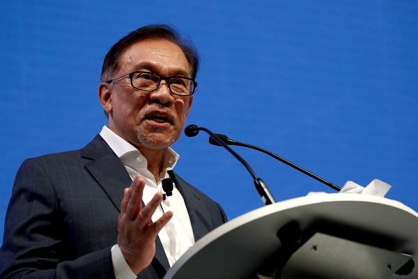 Anwar Ibrahim ajak anak-anak Malaysia kuasai bahasa Mandarin