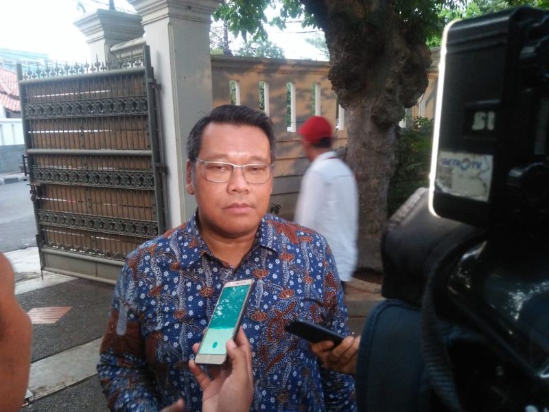 Disebut terima suap Meikarta, kubu Jokowi minta bukti ke kubu Prabowo