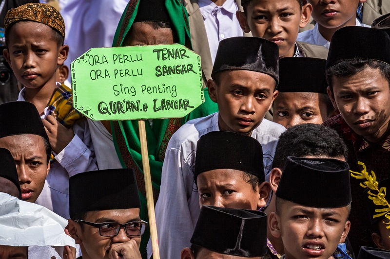 Pembawa bendera HTI saat Hari Santri Nasional ditangkap di Bandung 