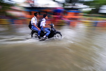 BMKG: Waspada curah hujan tinggi dan angin di Jakarta