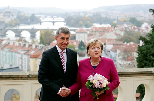 Kanselir Jerman Angela Merkel putuskan mundur dari politik