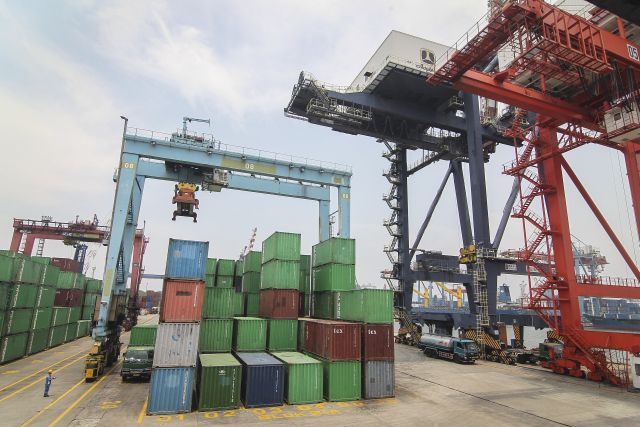 Defisit neraca perdagangan Indonesia capai US$5,51 miliar
