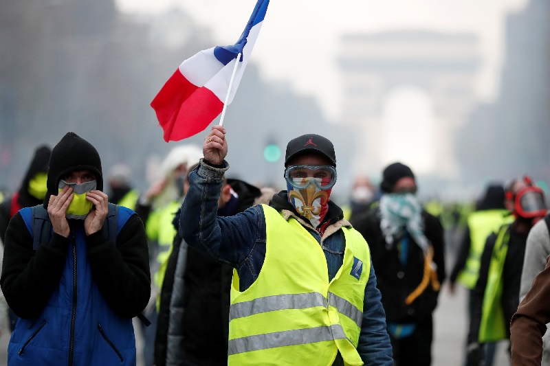 Prancis pertimbangkan berlakukan keadaan darurat