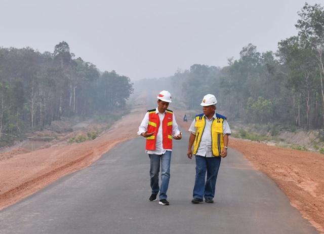Pembangunan jalan Trans Papua sesuai jadwal 