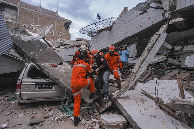 Gempa Bumi Guncang Mataram Masyarakat Lari Berhamburan