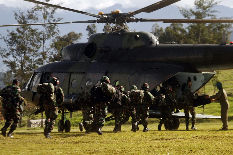 Kejar KKB, Polri: Tak ada bom yang dijatuhkan dari helikopter