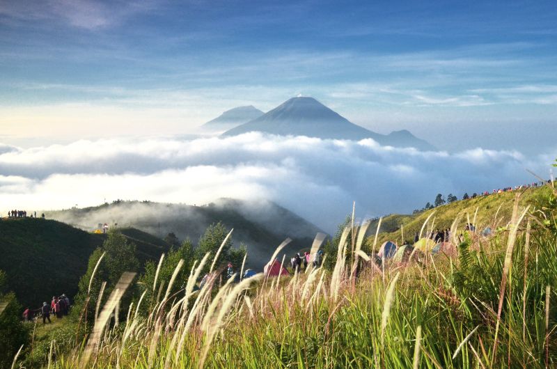 Menikmati keindahan Gunung Prau
