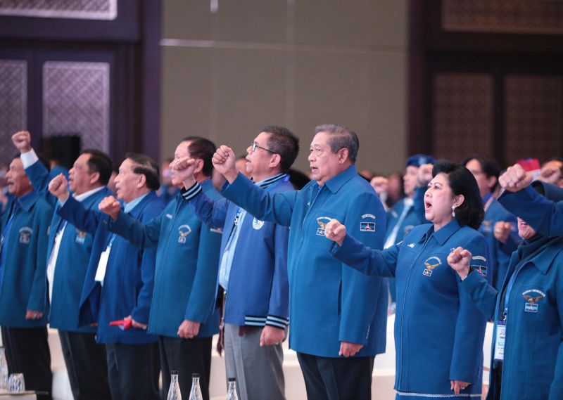 Atribut partai dirusak, Ani Yudhoyono menitikan air mata