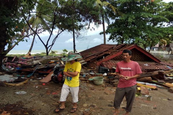 Laut Tenang Dan Langit Cerah Sebelum Musibah