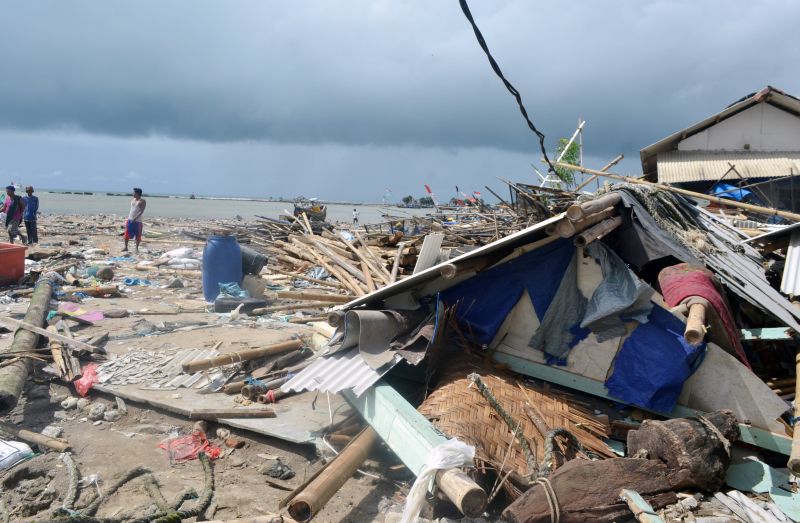 Seribu orang korban tsunami di Pulau Sebesi dievakuasi 