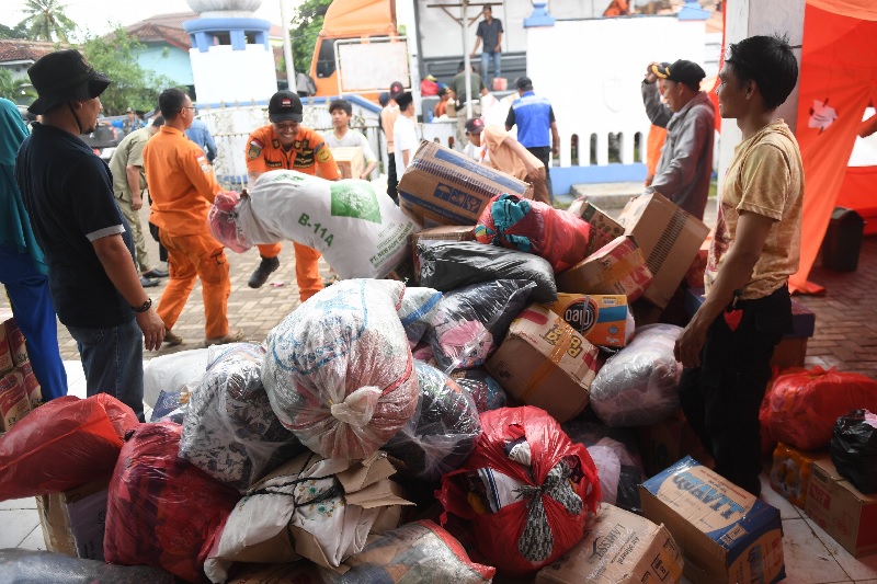 Pendistribusian bantuan korban tsunami masih terkendala